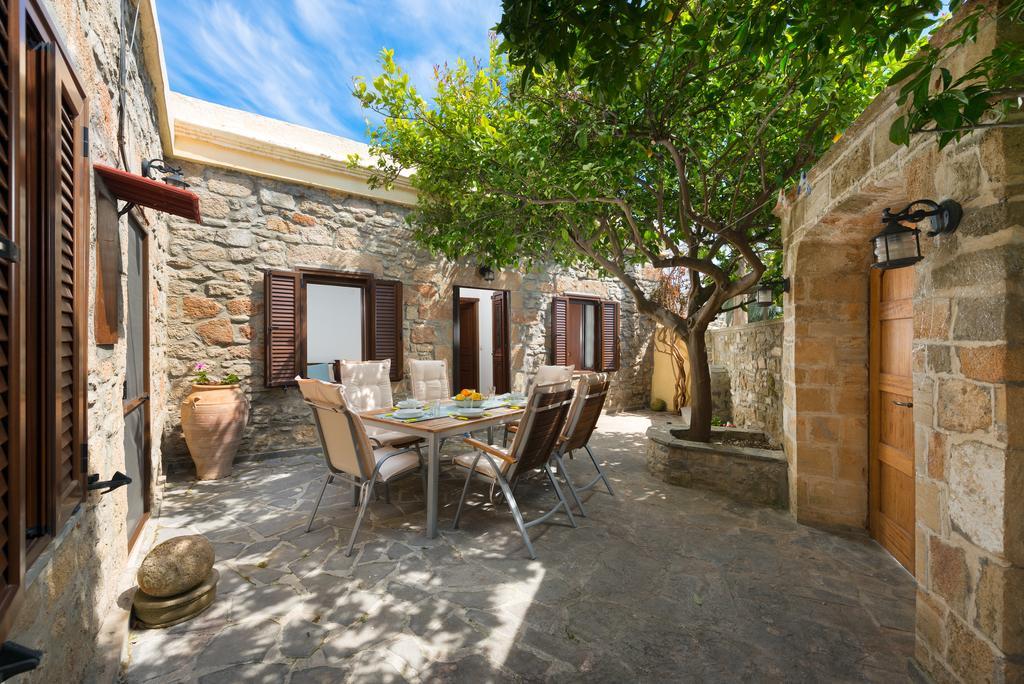 Villa Claudia In Lardos Exterior foto